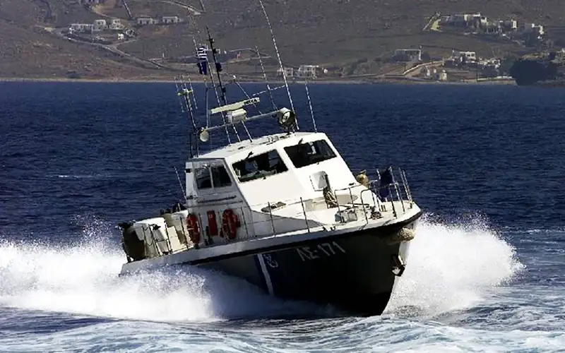 Τουρκικό αλιευτικό προσπάθησε να εμβολίσει περιπολικό του Λιμενικού στο Αγαθονήσι