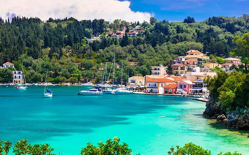 Πρωτιά για την Ελλάδα στη γαστρονομία με πρόσβαση από θάλασσα