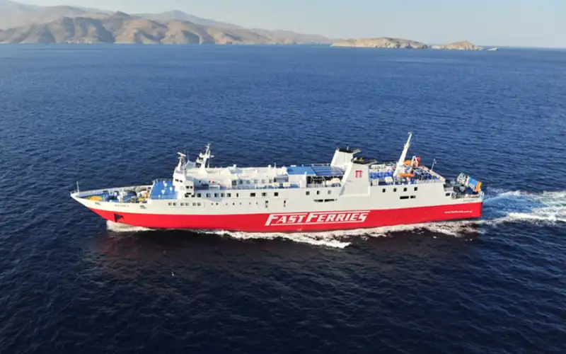 Βλάβη σε μηχανή του «ΑΙΚΑΤΕΡΙΝΗ Π», κατέπλευσε στη Θήρα