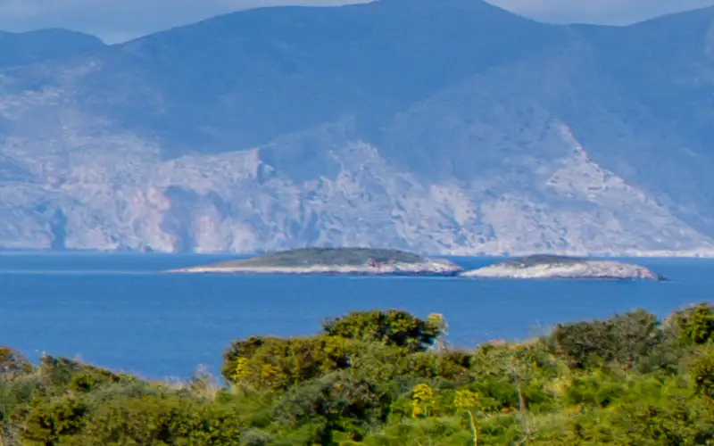 Καταγγελίες Καλύμνιων ψαράδων για προκλήσεις της τουρκικής ακτοφυλακής στα Ίμια